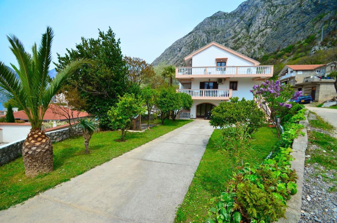 Apartments Blue Lagoon Kotor Exterior photo